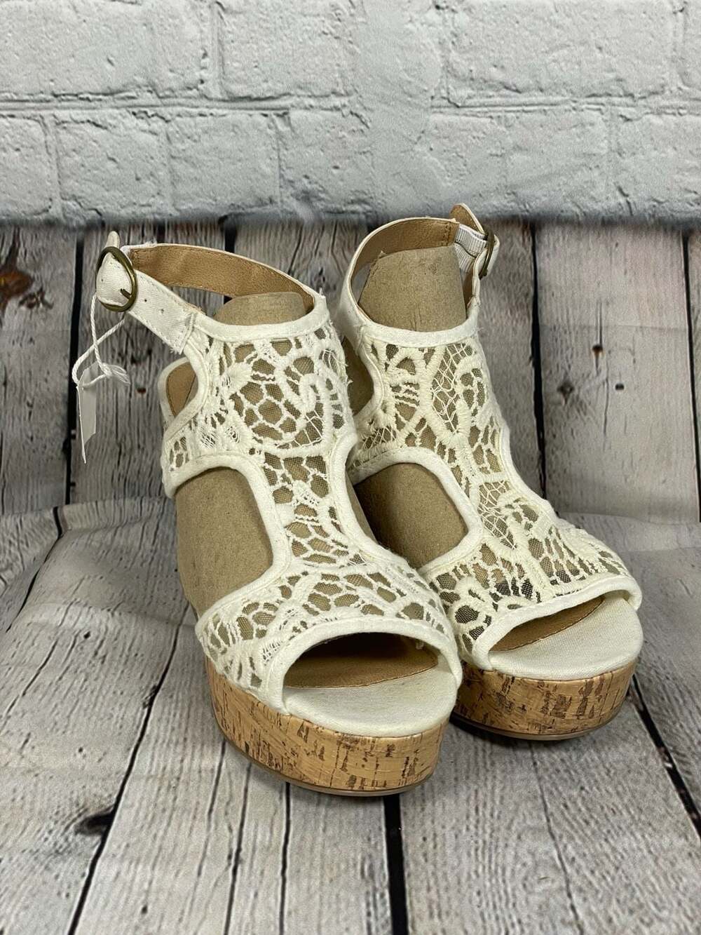 NWT American Eagle White Lace Cork Platform Wedge Sandals Size 8